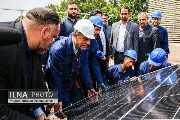 نصب پنل های خورشیدی در سالن اجلاس سران