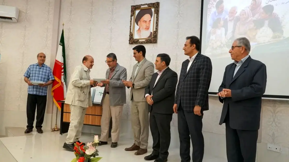 تجلیل از ۵۲ بازنشسته نمونه صندوق بازنشستگی استان همدان 
