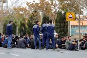 ششمین روز از اعتراض کارگران واگن پارس اراک/ از تبعیض و بی‌عدالتی خسته‌ایم