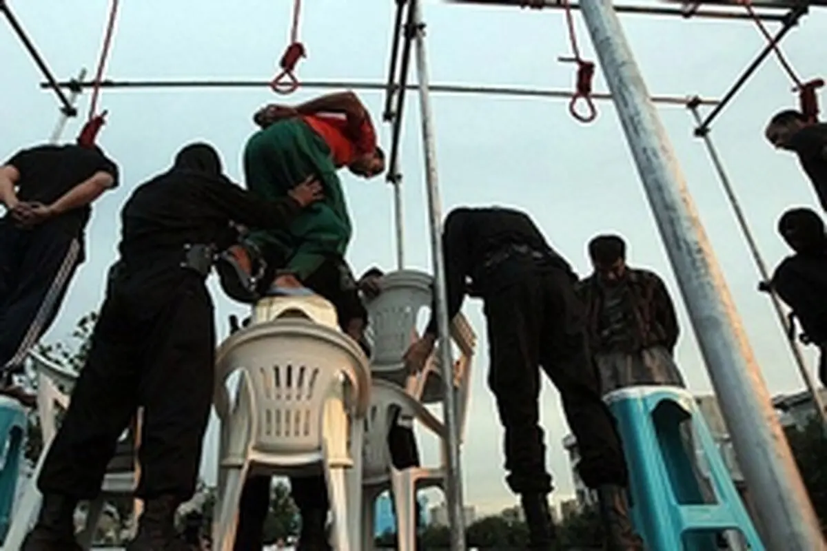 ۵محکوم به قتل در کرمانشاه به دار مجازت آویخته شدند