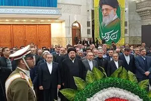 تجدید میثاق وزیر و کارکنان وزارت خارجه با آرمان‌های امام راحل/ فیلم