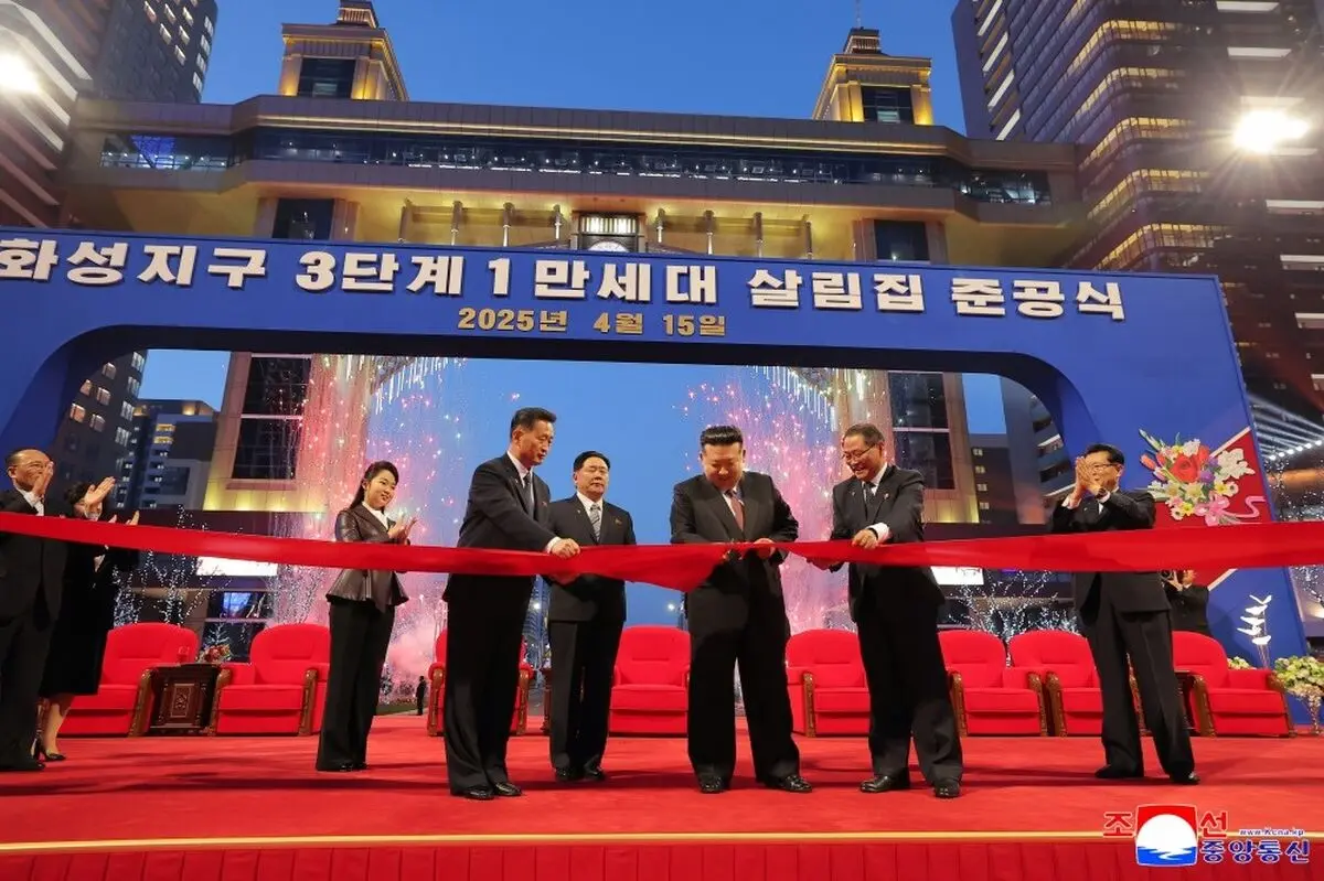 New Street in Pyongyang: DPR Korea