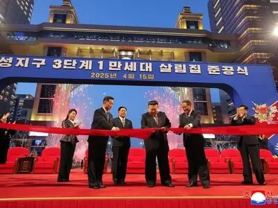 New Street in Pyongyang: DPR Korea