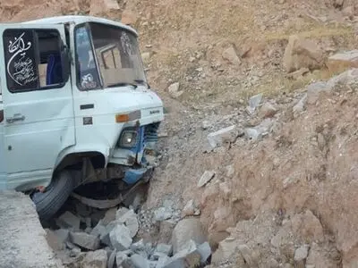 برخورد مینی‌بوس حامل کارگران ساختمانی در محور بهبهان/ ۱۵ نفر مجروح شدند