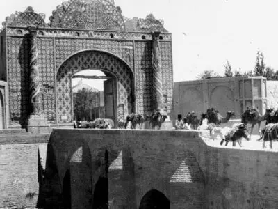 نمایی از دروازه دولت فتحعلی شاه+عکس