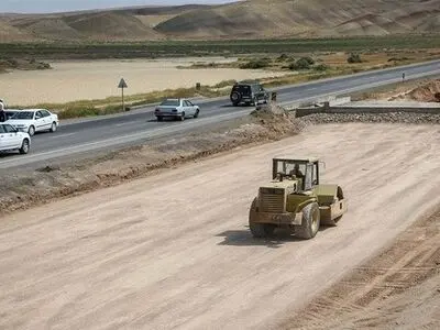 انسداد جاده چالماکندی به جعفرآباد به منظور اجرای عملیات عمرانی
