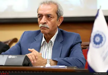 اقتصاد کشور نیازمند این تعداد بانک نیست/ بخشی از بانک‌ها خلاف سیاست‌های پولی کشور رفتار می‌کنند