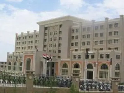 الخارجیة الیمنیة: الملاحة في البحر الأحمر آمنة للعالم باستثناء الکیان الصهیوني