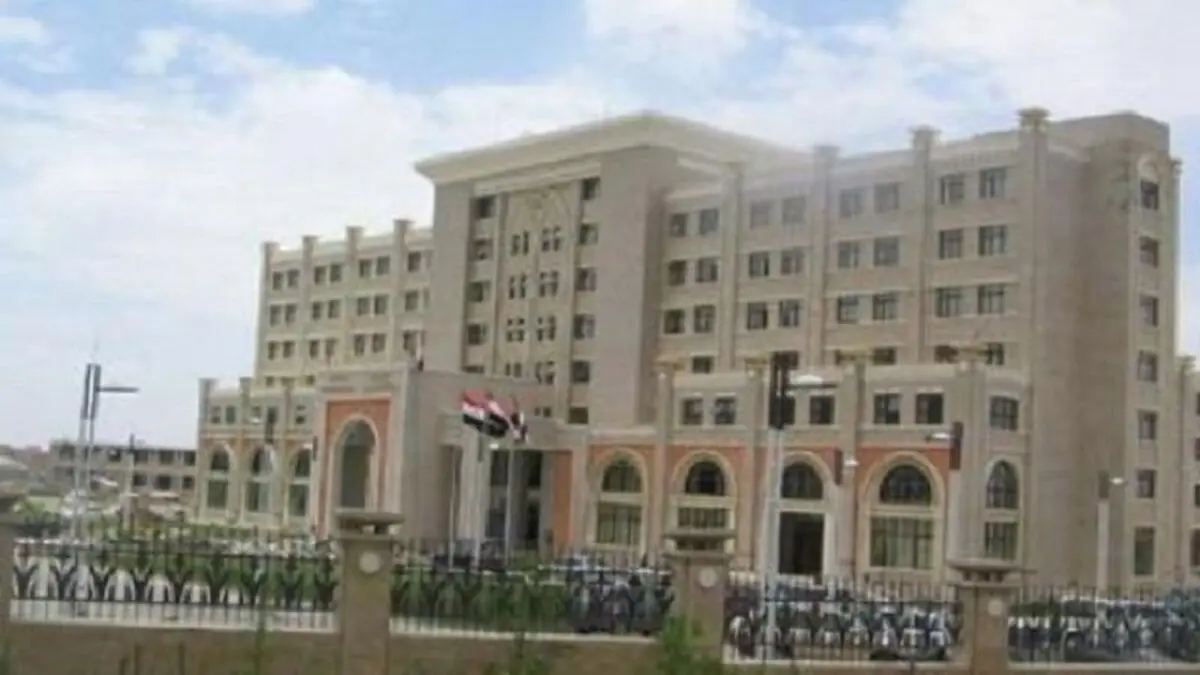 الخارجیة الیمنیة: الملاحة في البحر الأحمر آمنة للعالم باستثناء الکیان الصهیوني