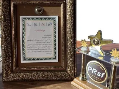 ستاره ملی ارتباطی مدیر ارشد به مدیر کل راهداری و حمل و نقل جاده‌ای استان البرز اهدا شد