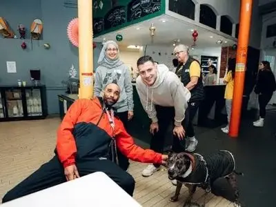 ویدئو: دیدار با هواداران در بیمارستان‌ها پیش از کریسمس