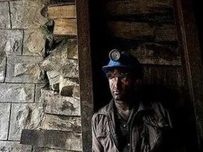 مشکل بازنشستگی ۴۰ کارگر سنگرود برطرف‌شد