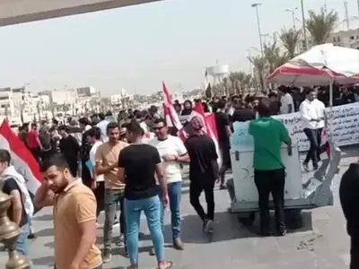تجمع شماری از عراقی‌ها در میدان التحریر بغداد 