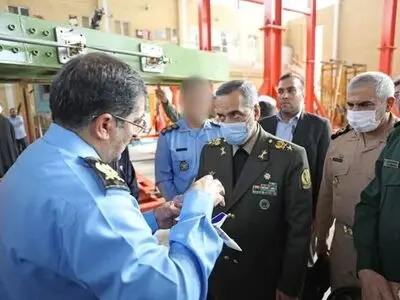 بازدید امیر آشتیانی از مراحل تولید جت آموزش پیشرفته «یاسین»