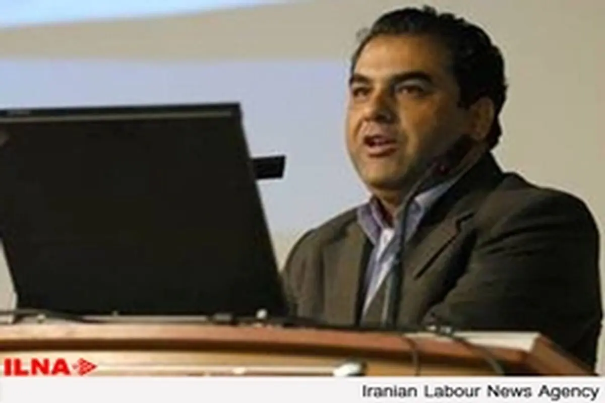 حمیدرضا ضیایی‌پرور: رسانه ملی دست از برنامه‌فروشی بردارد