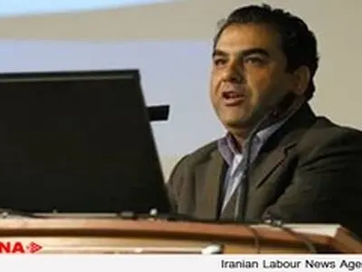 حمیدرضا ضیایی‌پرور: رسانه ملی دست از برنامه‌فروشی بردارد
