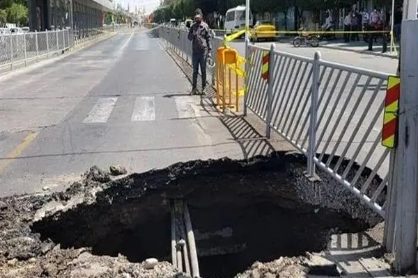 «فرسودگی شبکه آبرسانی» از مهمترین دلایل فروریزش در تهران
