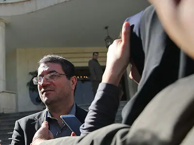 سیاست کلی دولت ممانعت از خام‌فروشی موادمعدنی است