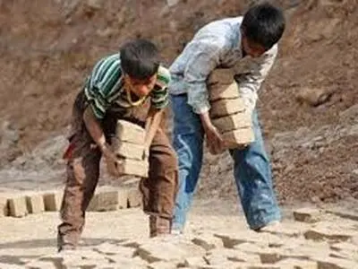 کودکانی که بیش از یک کارگر کار می‌کنند/ بکارگیری کودکان کار در مشاغل ممنوعه