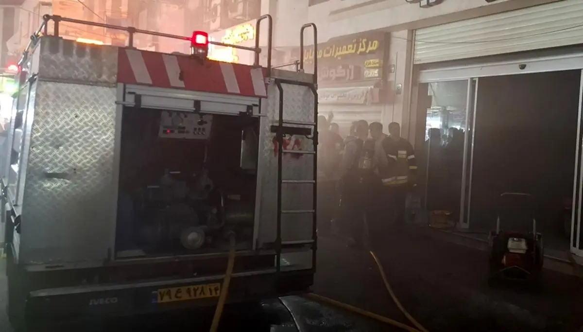 آتش‌سوزی در مجتمع تجاری آریا اهواز بدون تلفات جانی مهار شد