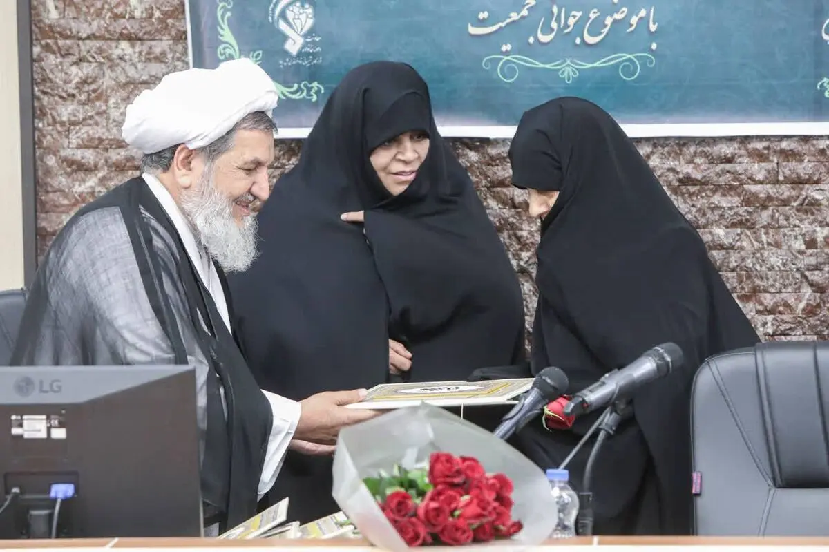 بانک اطلاعاتی همسران پاسداران تهیه می‌شود