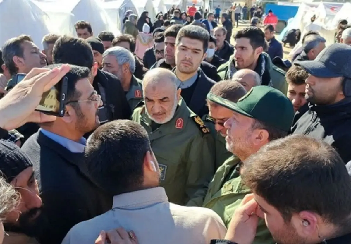 با تمام توان در بازسازی مناطق زلزله‌زده در کنار مردم هستیم