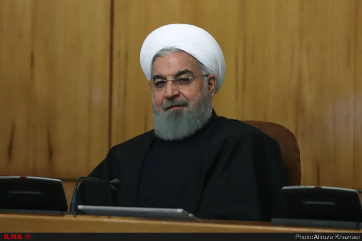 ادعای نقش دولت در بالا رفتن قیمت ارز تهمت است/ به زودی وزرای جدید را معرفی می‌کنم/ نرخ ارز باید متعادل بماند/ اختیارات کامل به بانک مرکزی داده شد
