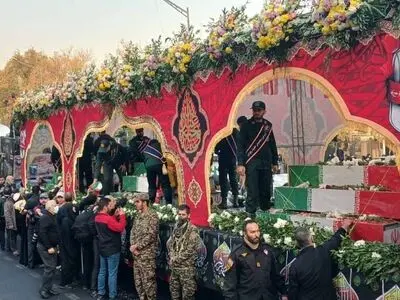 تصاویری از مراسم تشییع پیکر شهدای گمنام دفاع مقدس در تهران