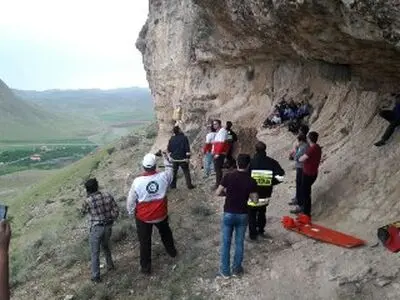 نجات یک کوهنورد توسط امدادگران هلال احمر ساوه و زرندیه 