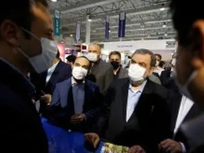 بازدید معاون اقتصادی رییس جمهور از سومین نمایشگاه پتروشیمی در کیش