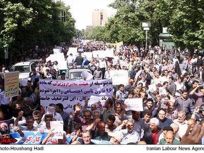 معنای شعارهای کارگران در تظاهرات روز جهانی کارگر