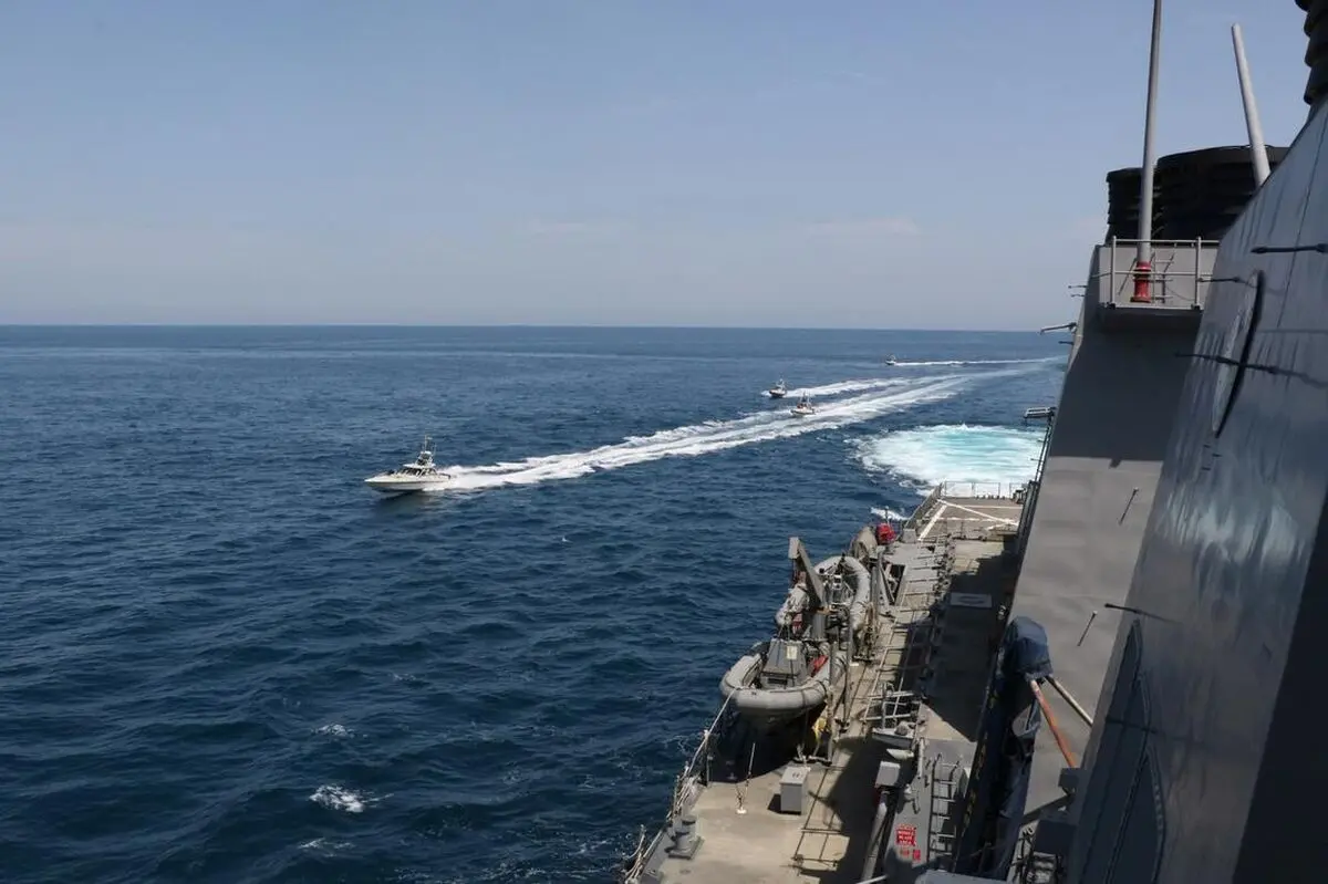 Reuters: U.S. tells mariners to stay clear of its warships