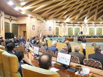 چنانکه در انتخابات گفتم، شعار نمی‌دهم، بلکه به دنبال واقع‌گرایی و پاسخگویی هستم