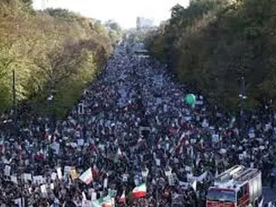 تصاویری از از تظاهرات ده‌ها هزار نفری در برلین برای حمایت از فلسطین/فیلم