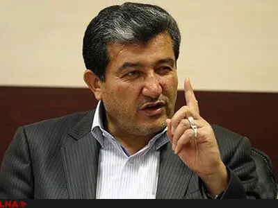 کار از توصیه کردن به خودروسازان گذشته است/ شرکت‌‌های خودروسازی به مردم زور می‌گویند/ بازار ثانویه یک بازی بود