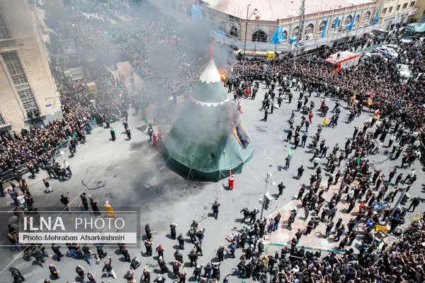 خیمه سوزان ظهر عاشورا در چهارراه گلوبندک تهران