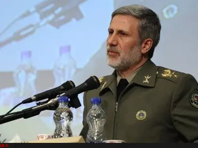 جوانان باید روی موضوعات کلان و اولویت‌دار وزارت دفاع تمرکز داشته باشند