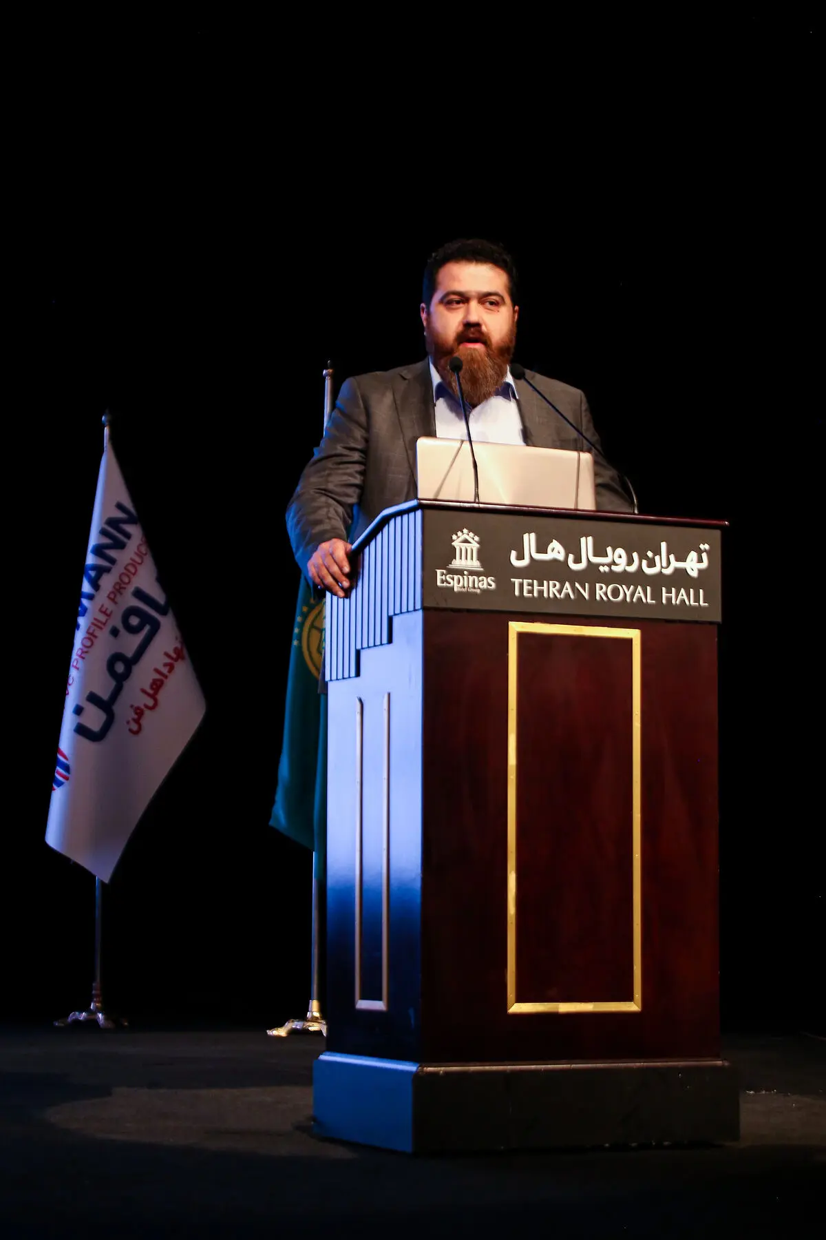 مدیرعامل گروه صنعتی هافمن: از گفتاردرمانی دوری کنیم و به عمل‌گرایی بپردازیم