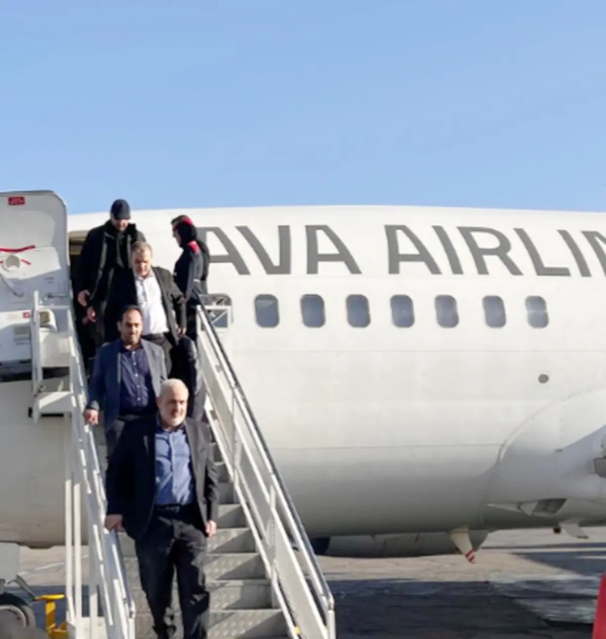 سفر دو روزه وزیر نیرو به خوزستان با محوریت افتتاح و آغاز پروژه‌های کلان آب و برق