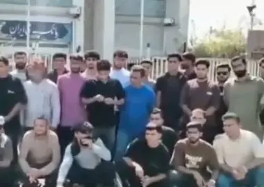 ادامه تجمع جوانان جویای کار شهر حُر مقابل کشت و صنعت هفت تپه
