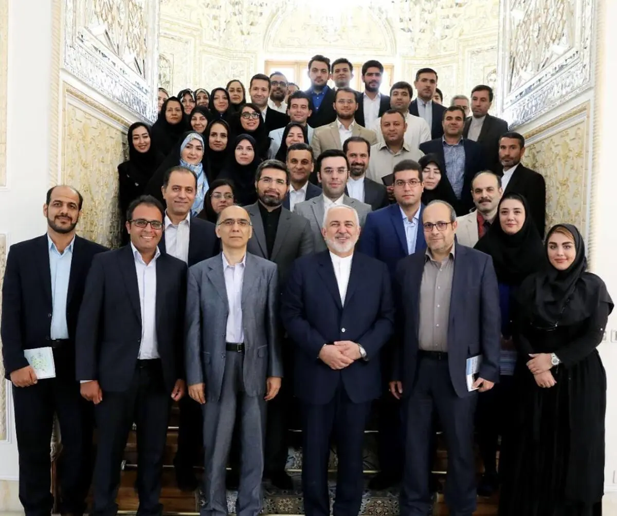 جمعی از دانشجوهای روابط بین‌الملل در کلاس ظریف شرکت کردند