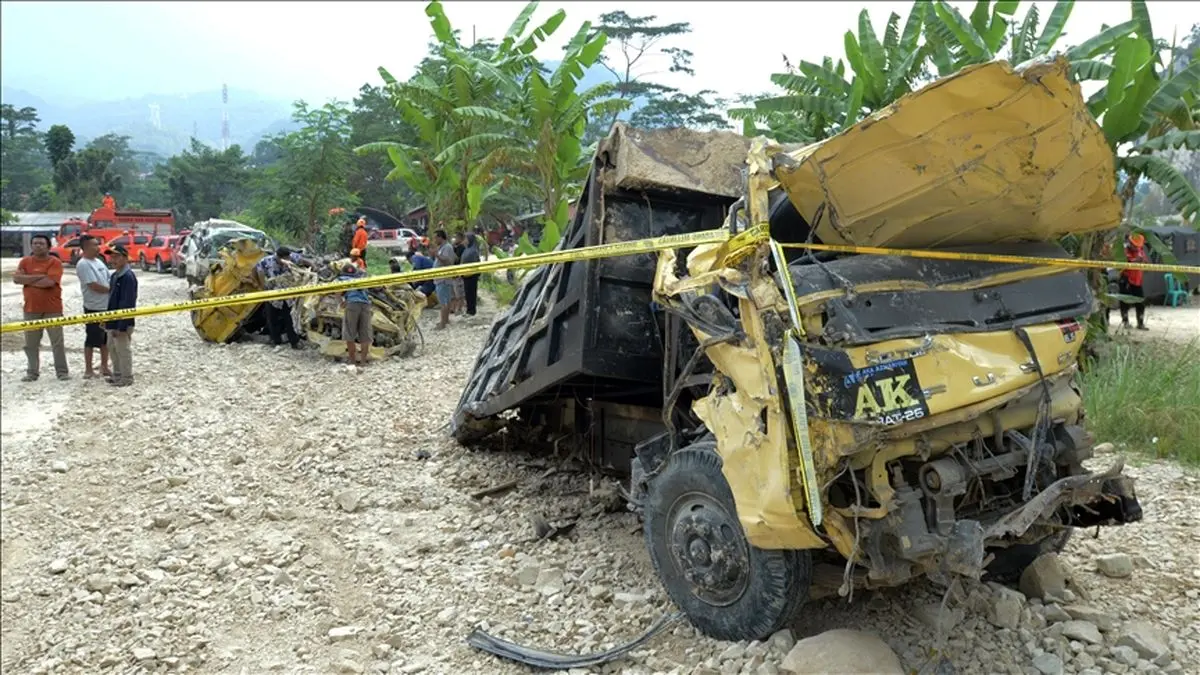 شمار کشته شدگان رانش زمین اندونزی به ۱۱ نفر رسید