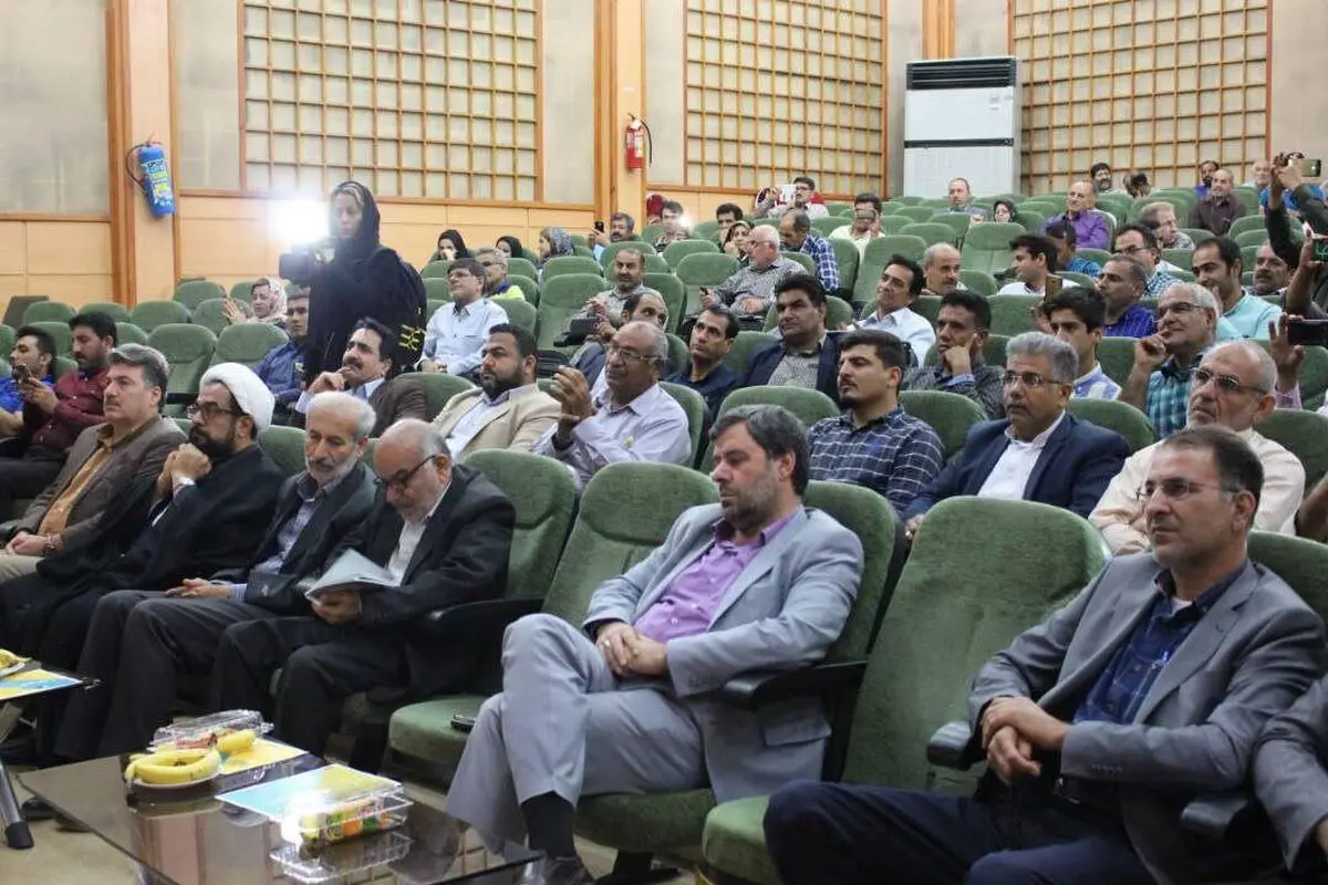 همایش بزرگداشت روز جهانی کارگر در اهواز آغاز شد+ عکس