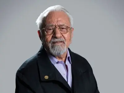مجسمه‌ساز پیشکسوت در بیمارستان بستری شد
