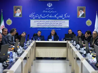 تشکل‌های کارگری و کارفرمایی بازوی اصلی مدیریت روابط کار هستند