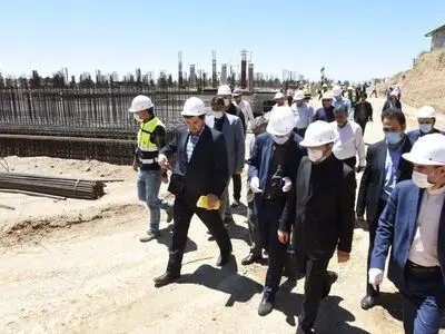پیشرفت پروژه اولین بیمارستان یون درمانی خاورمیانه در البرز / روند تکمیل پروژه های ملی در استان رصد می شود