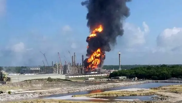 وقوع انفجار در کارخانه مواد شیمیایی در لوئیزیانای آمریکا