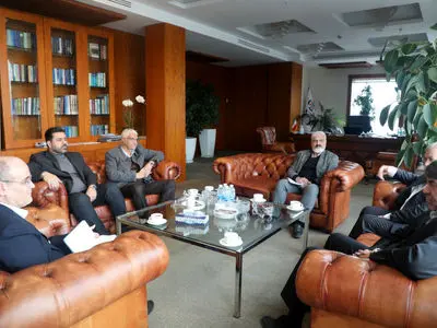 نشست راهبردی مدیریت جدید موسسه اعتباری ملل با استاندار و نماینده مجلس استان کرمان،با هدف توسعه فعالیت های اقتصادی