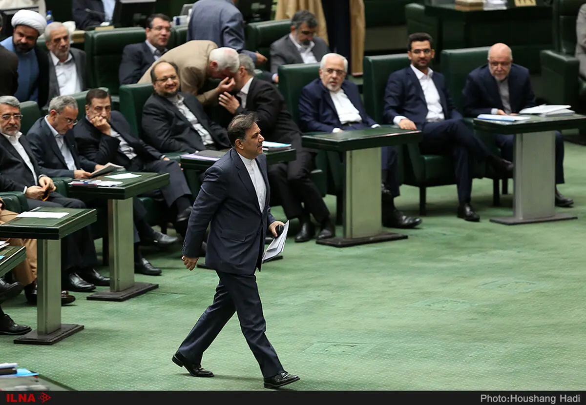 مجلس به برنامه های «آخوندی» آری گفت/  آخوندی با رای قاطع در راس وزارت راه وشهرسازی باقی ماند 