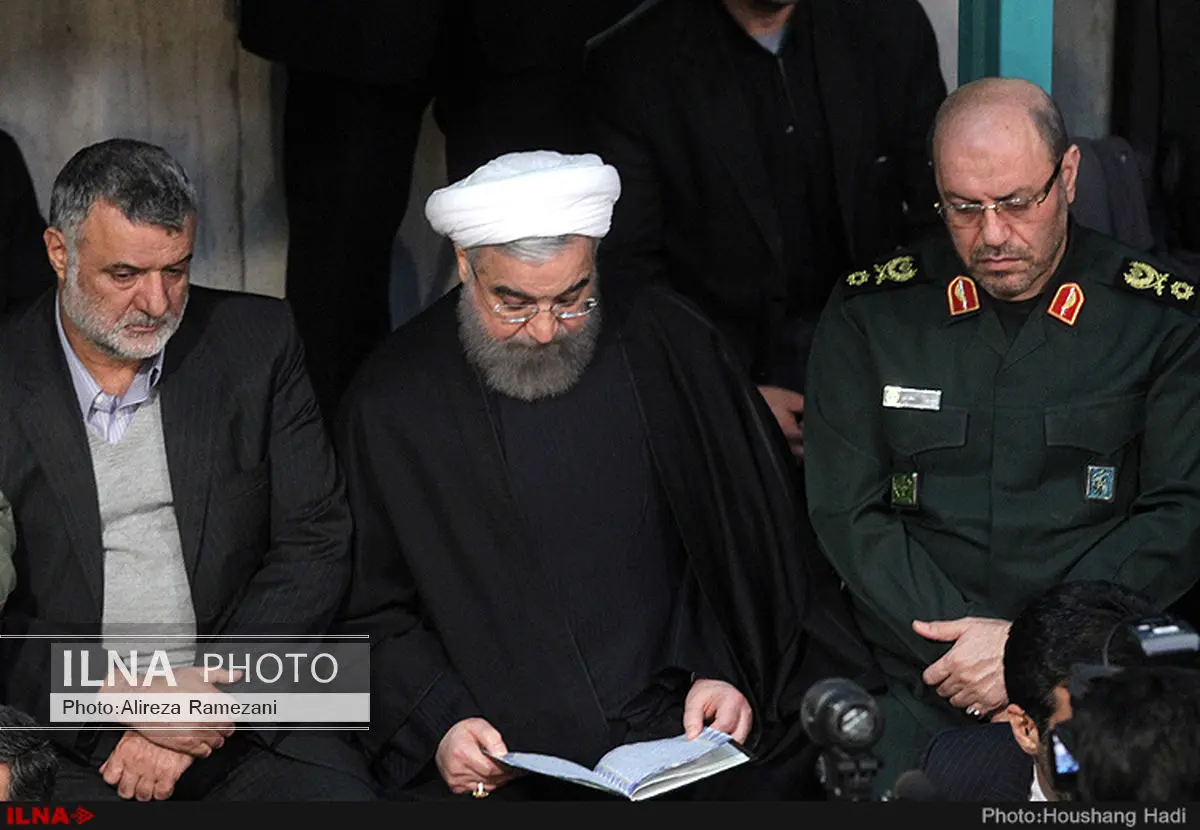 رییسجمهور بر مزار آیتالله هاشمی حاضر شد